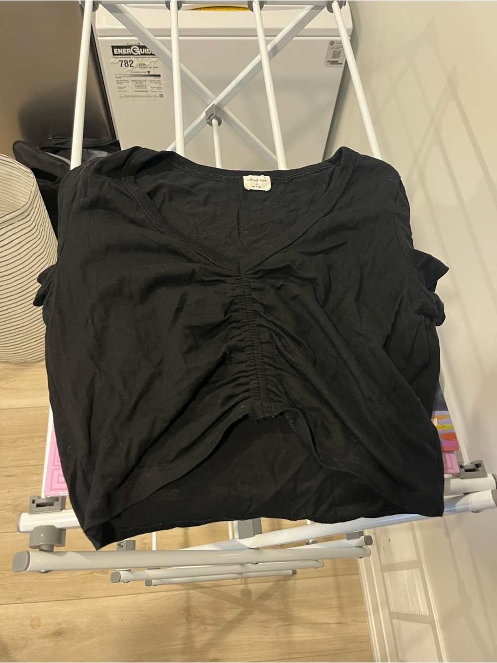 Wilfred Free V-Neck Ruched Front Crop Top